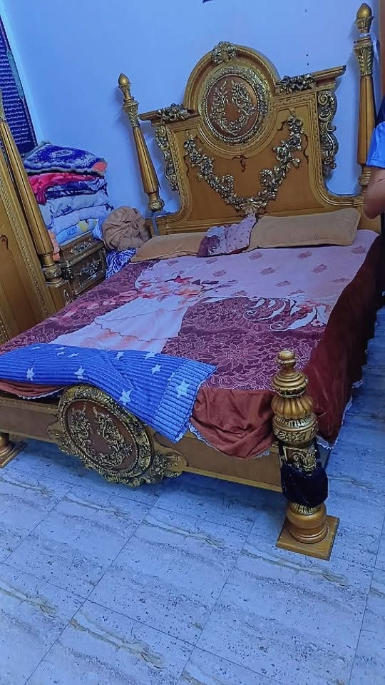 غرفه نوم مصريه للبيع سعر مليون العنوان الشعب الرقم ***********
