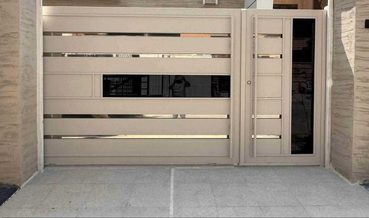 🚪 بيبان قاصّة وبيبان خارجية – شغل يرفع الراس 🔥
ننفذلكم بيبان القاصّة والبيبان الخارجية بأقوى التصاميم وأدق التفاصيل 💯
🔩 حديد قوي ومتين
🎨 صبغ مرتب وألوان حسب الطلب
📐 تفصيل حسب القياس
✨ تصاميم عصرية وفخمة
💪 شغل نظيف ومضمون
📲 للطلب والاستفسار واتساب:
***********
لا تختار الباب بس على شكله… اختار المتانة والجودة 😉🔥
#بيبان #بيبان_قاصه #بيبان_خارجية #ابواب_حديد #ابواب_خارجية #حدادة #حداد #تفصيل_ابواب #ابواب_عراقية #حديد_ديكور #اعمال_حديد #ديكور_بيوت #واجهات_منازل #بغداد #العراق #اكسبلور #ترند #ريلز #fyp 🔥
