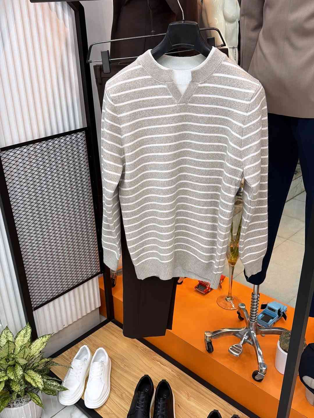 مقاسات M L • XL XXL • علق بـ تم