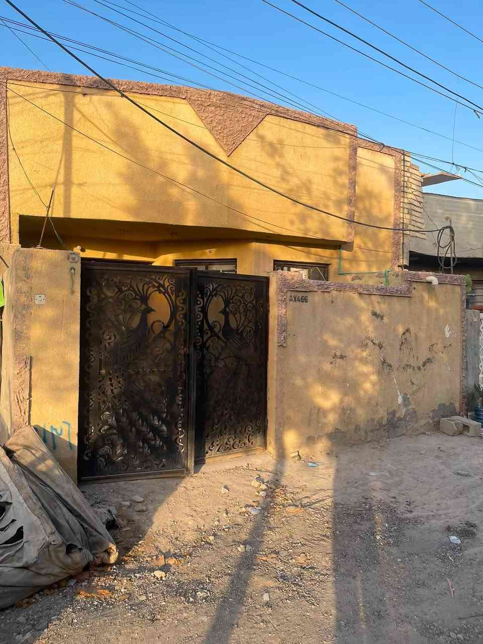 السلام عليكم بيت للبيع حي المواصلاات قريب ع جامعه خليجه طابو زراعه 25 مساحه 120 واجه 7 نزال 17 بناء بي هول مطباخ هول حولي غرفه بيت فارغ بيت بناء طابوك مرجعه مع مكتب البراق شارع ضغط *********** معتز
