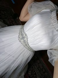 فستان سهرة • ابيض • مقاس ٤٠