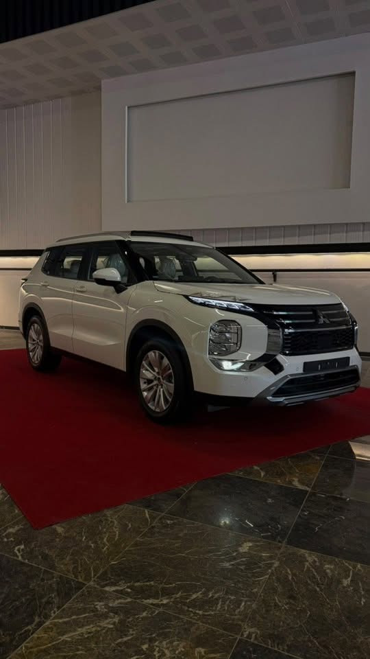 Mitsubishi Outlander 7P
مۆدێل// 2026
ماوەی ڕۆشتن// 0 Km
نرخ//……📞
بستۆن// 4
بزوێنەر// 2.5 
هێزی ئەسپ// 181HP
سیستەمی پاڵنەر// FWD
سێ ڕیز کووشن
هاوردە// یابانی
بۆ زانیاری زیاتر پەیوەندی بکە بە……
***********
***********
