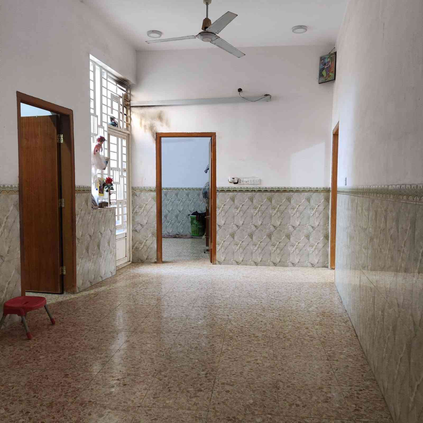 🏡 بيت للبيع – شارع أم علاء | مساحة مميزة جدًا

📍 الموقع: شارع أم علاء
📐 المساحة: 300 م²
🏗️ البناء: كونكريت حديث
🏠 الطابق: طابق واحد
🛣️ الشارع: 10 أمتار

✨ تفاصيل العقار:
▪️ غرفتان نوم
▪️ صالة
▪️ استقبال
▪️ مطبخ حار وبارد
▪️ حديقة
▪️ تصميم مميز ومساحة واسعة مناسبة للسكن العائلي

🌟 بيت مميز بمساحة نادرة وموقع جيد، مناسب لمن يبحث عن الراحة والمساحة.

📞 للاستفسار والتفاصيل:
مكتب آل شبر للعقار
📱 ***********

مجاز رسميًا من غرفة التجارة العراقية – رقم الإجازة 1317
نعمل وفق الأصول القانونية وتعليمات النافذة
🔑 عقارك أمانة، واختيارك يستحق الثقة.
