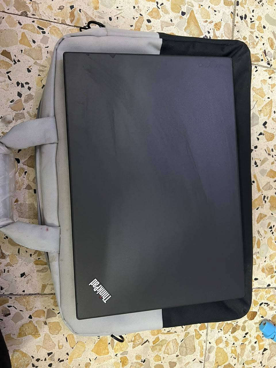 سلام عليكم 

لابتوب Thinkpad نضيف نضافتة كدام عينك 

معة ملحقاتة

 شاهنة 
وماوس 
ووسماعات محيطية اصلية 
ولجنطة 

السعر 300وبيهة مجال 

الستفسار ***********
