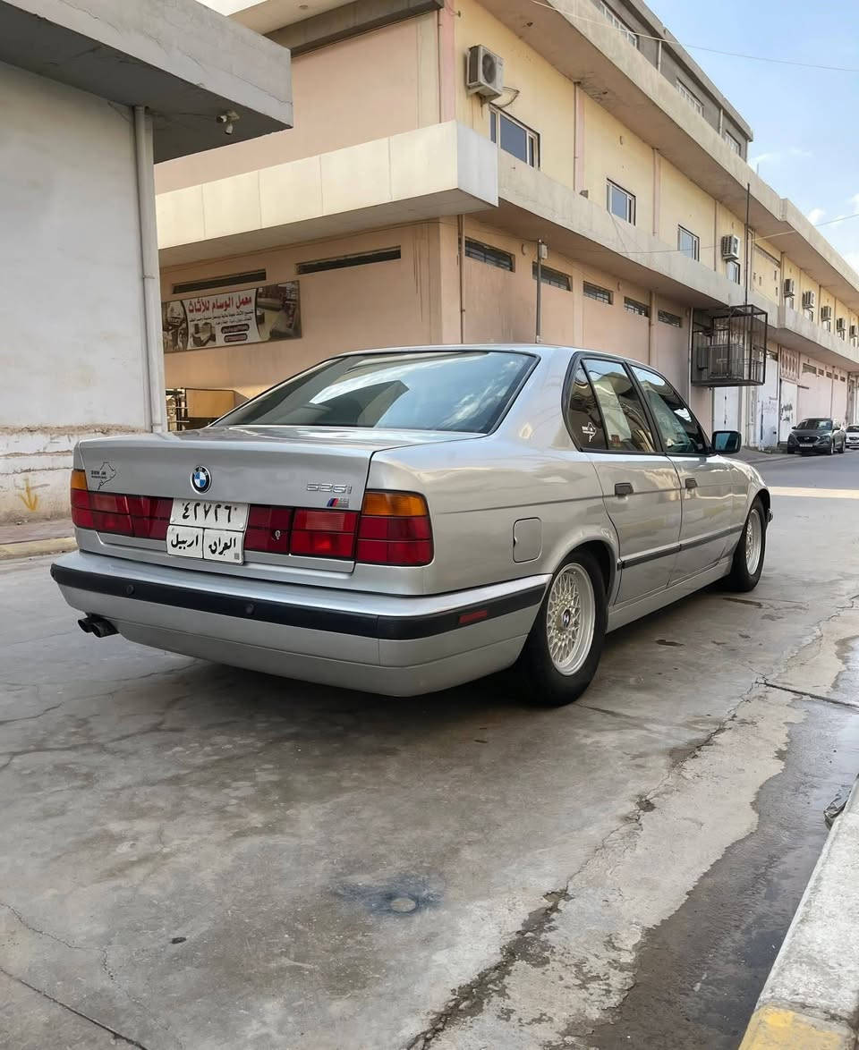 للبيع
السلام عليكم
 

‏مكان السيارة ديالئ  خانغين ناحيه السعديه

***********

بي أم BMW

سيارة حجم اصل 525 

موديل 1993

سيارة صبغ عام فقط للجمالية 

اللون سلفرر

مواصفات السيارة

‏ سقف سلايت

‏سيارة حلوو

أربع جامات كهربائي 

مرايات كهربائي

تخم تايرات ويل خلايا

سيارةًمقفولة 

صدر خلفية امامي كلشي حدادية جديد 

سيارة وضع ابلاد

شرط التحويل ثاني يوم 

سنوية ساقطه 2023

غرفه جلد اسود

كيرر او مكينه شررط
اترايك وين متريد 

لتعلقلي الشراي هاذ رقمي او يتصل والرزق علا الله
