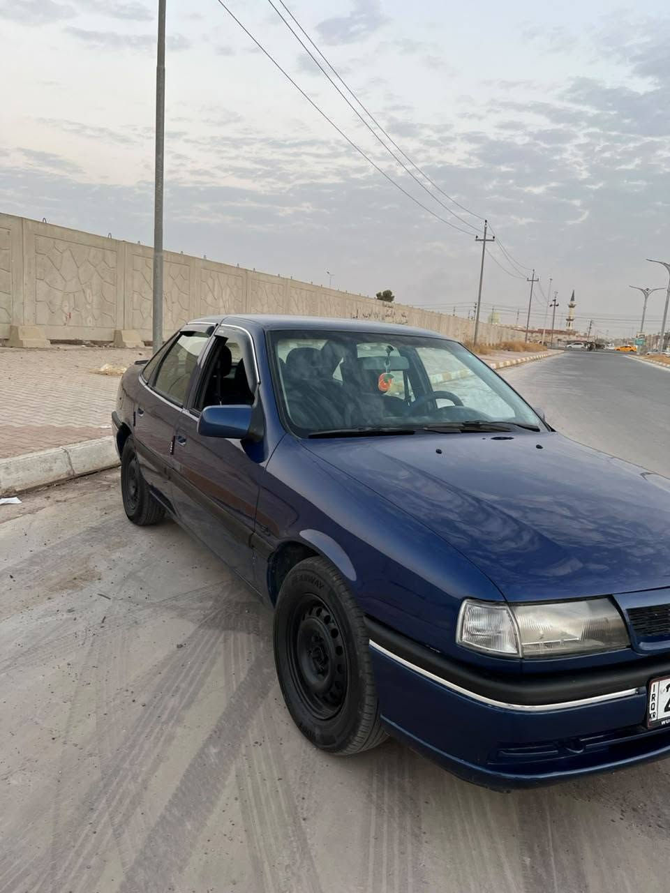 اوبل فكترا 1994 /. 2.0 
سياره حيل نضيف سنويه جديد شرط التحويل
كوبون بانزين
كير اوتماتيك

كير محرك شرط لا صرف لا بخار

تخم تاير جديد

صدر جديد

هيلالات مامعمره بس صبغ جماليه

#سعر ٤٦ بي مجال عنوان كركوك #لاستفسار اتصل على الهاتف ***********
