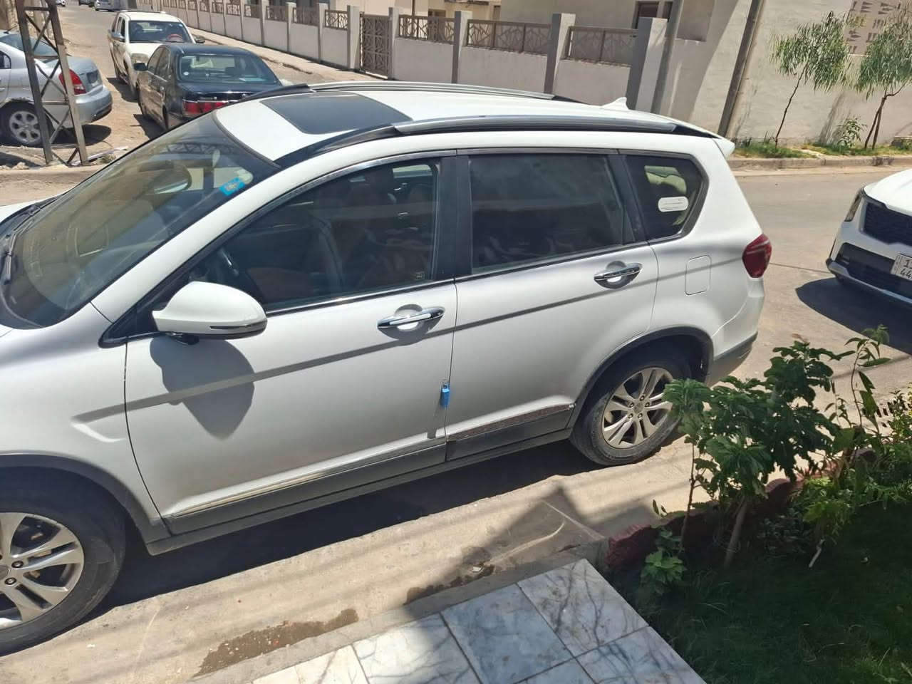 السلام عليكم هافال h6 موديل 2016 للبيع سياره نظيفه وجاهزه موبايل *********** باسمي مكاني خلف مجمع الزهور اراضي مجلس النواب السعر 110 ورقه محرك ميتسيوبيشي
