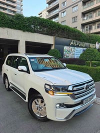 لاندكروزر GXR • V8 4.8 • ١١٤ الف