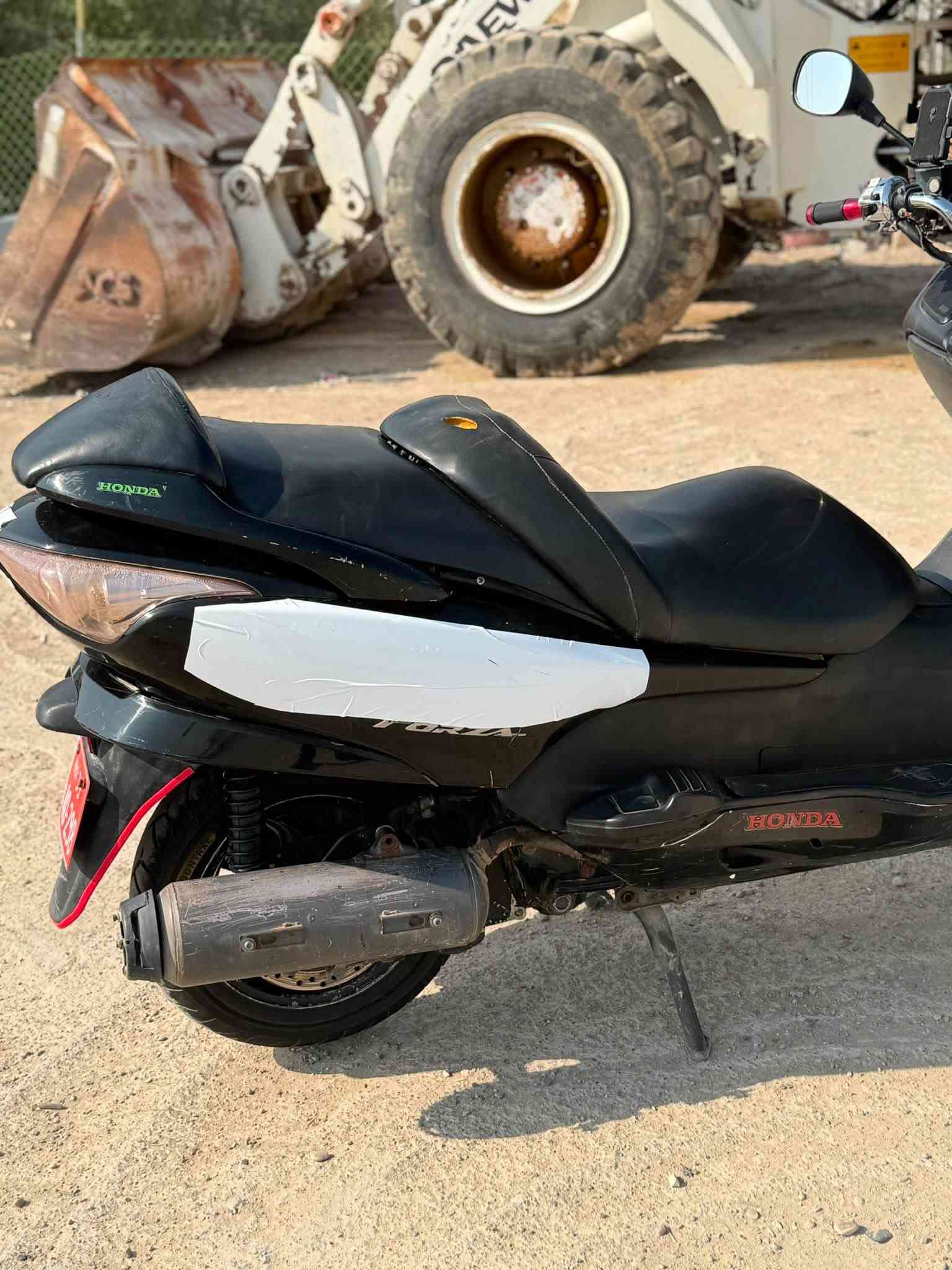 فورزه 9/0 البيع دراجه جاهزه الخير مكينه نضيفه كلش تخم كلج وقايش جديد اصلي شلعه وسرعه تخبل عله شارع 140 تخم تاير  جديد رون ثابت  سعر خاص 
مكان واسط الكوت 
***********
***********
