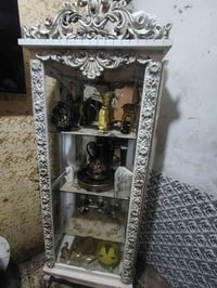 فاترينة • نظيفة • باب واحد