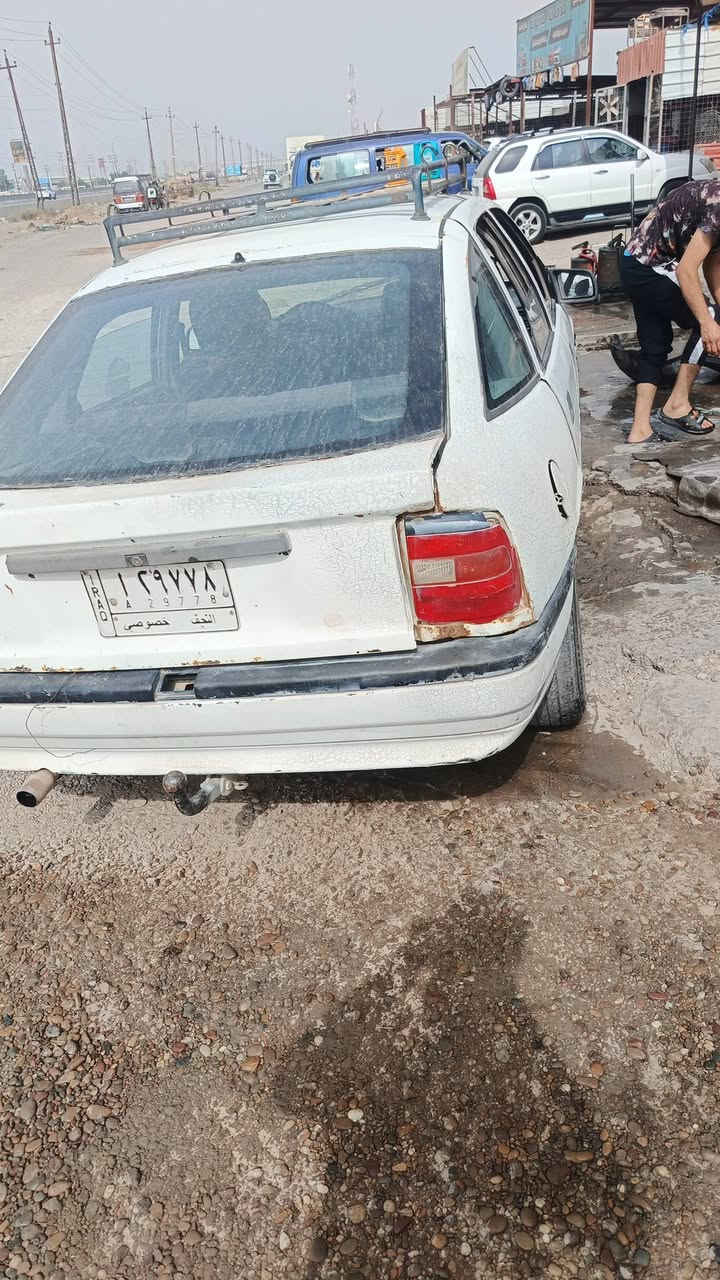 اوبل فيكترا • ١٩٩٠ • رقم نجف