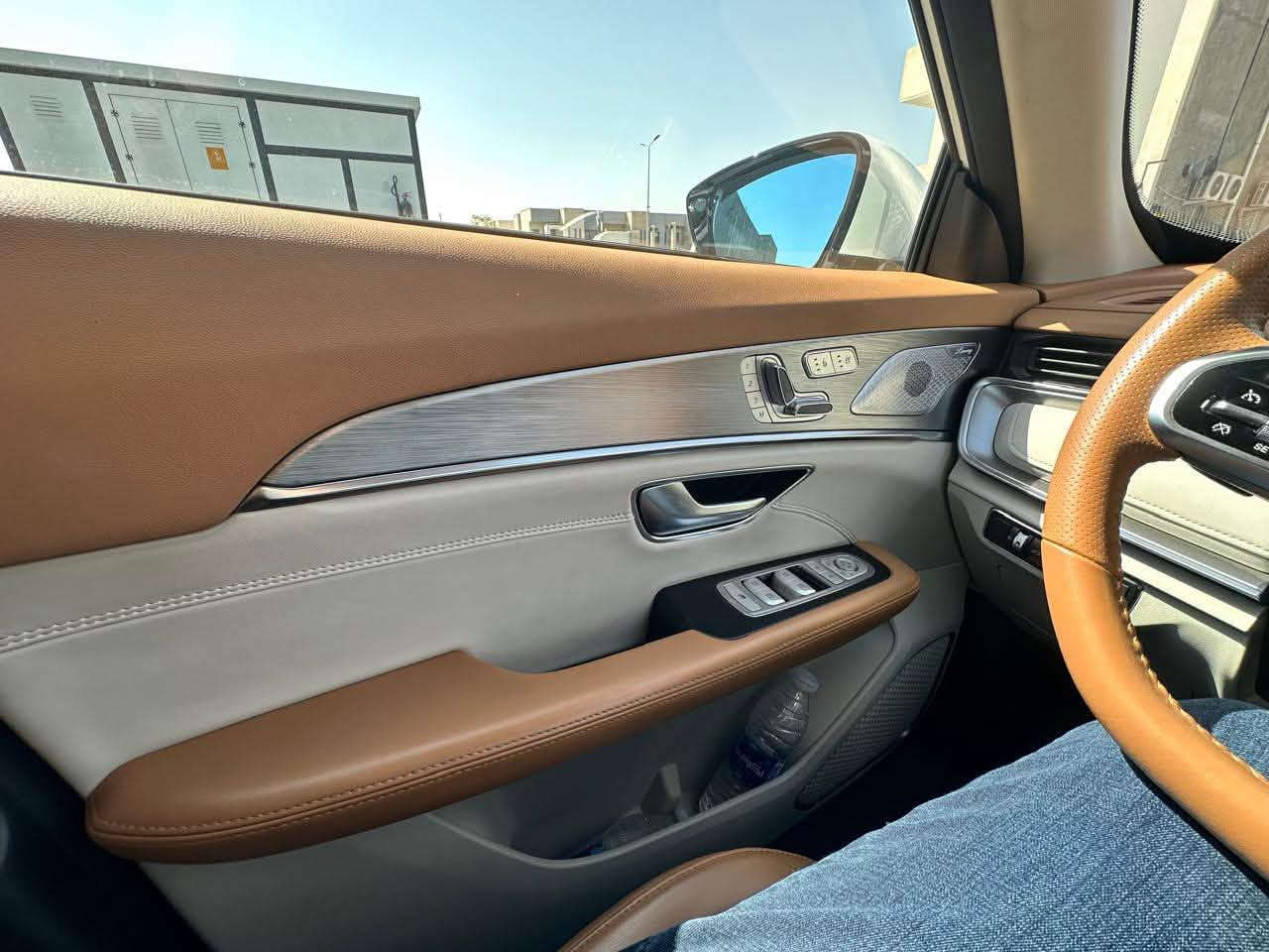 🚗 للبيع: جيتور X70 بلس (Jetour X70 Plus)
موديل 2025 – 
فول مواصفات 1/1 🚗
السيارة بحالة الوكالة، 
شبه جديدة، وجاهزة للاستخدام
 الفوري بدون أي مصاريف!📌 
التفاصيل والمواصفات
:الموديل: 2025اللون: أبيض ملكي مميز ⚪العداد: 25 ألف كيلومتر فقط 🛣️الرقم: بغداد
 🔤الحالة العامة: مكفولة كفالة عامة من (الصبغ، التبديل، والتعديل على البارد) 🛡️✨ أبرز المواصفات (فول مواصفات):بانوراما عملاقة 🌤️شاشات رقمية حديثة ومتصلة 🖥️كاميرات 360 درجة لرؤية محيطية كاملة 🎥حساسات أمامية وخلفية ونظام رادار 🚨كراسي جلد كهربائية مع نظام تدفئة وتبريد 💺نظام تشغيل ذكي وبصمة أبواب 🔑إضاءة Ambient Light داخلية متعددة الألوان 💡📍 مكان التواجد: بغداد💰 السعر: [$$]📞 للاستفسار والتواصل: *********** 📱
