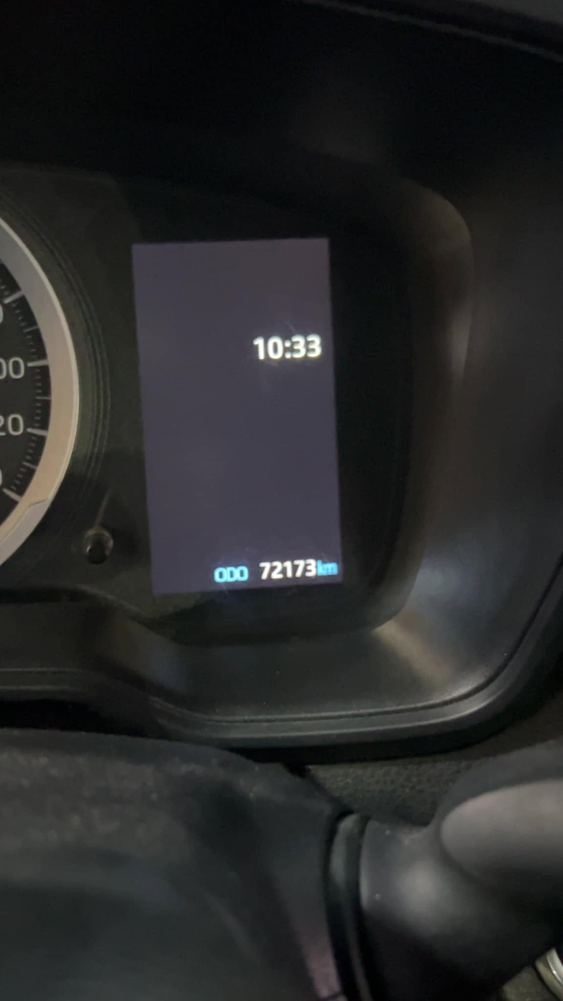 كورلا هايبرد موديل 22 
ماشيه 72
سياره جديده بيها ملاحضات بسيطه 
واضحه بل صور 
السعر 145  بيها مجال 
داخل مشمشي فول مواصفات كشنات جلد وفتحه وبصمه 
مكان السياره الامين الثانيه 
***********

