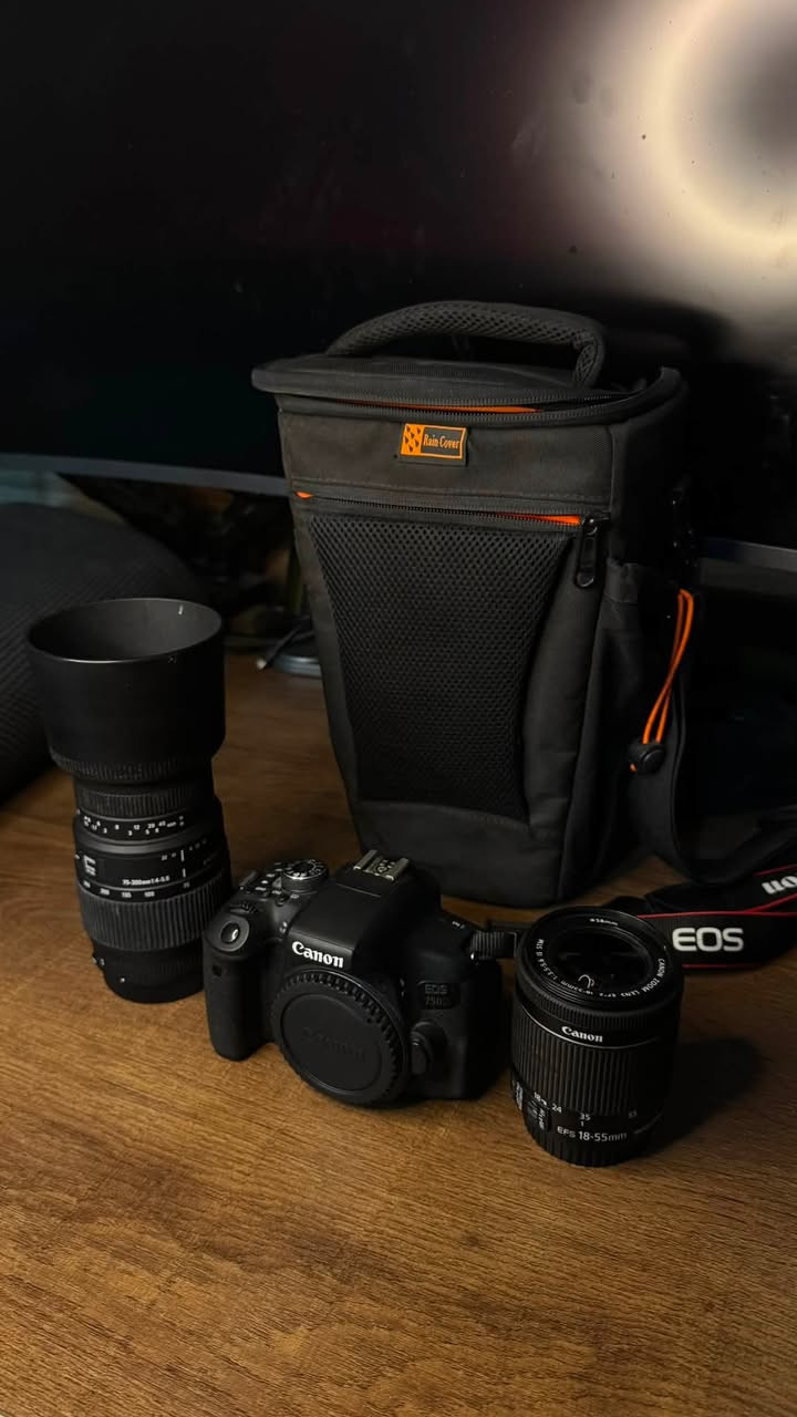 السلام عليكم
لبيع كاميرا Canon EOS 750D بحالة ممتازه ، مناسبة للتصوير الفوتوغرافي والفيديو والمبتدئين والمحترفين.

الملحقات: 
حقيبه احترافيه
عدسه 70-400
عدسه 18-55 
رام 32 كيكا
شاحن اصلي

🔹 الدقة: 24.2 ميكابكسل
🔹 مستشعر APS-C CMOS
🔹 معالج DIGIC 6
🔹 تركيز تلقائي 19 نقطة
🔹 تصوير متتابع 5 صور بالثانية
🔹 ISO من 100 إلى 12800
🔹 تصوير فيديو Full HD 1080p
🔹 شاشة 3 إنچ لمس وقابلة للحركة
🔹 Wi-Fi + NFC
🔹 فلاش داخلي
🔹 تدعم عدسات Canon EF / EF-S 

💰 السعر: 460 الف
مكاني كربلاء
للاستفسار : ***********
