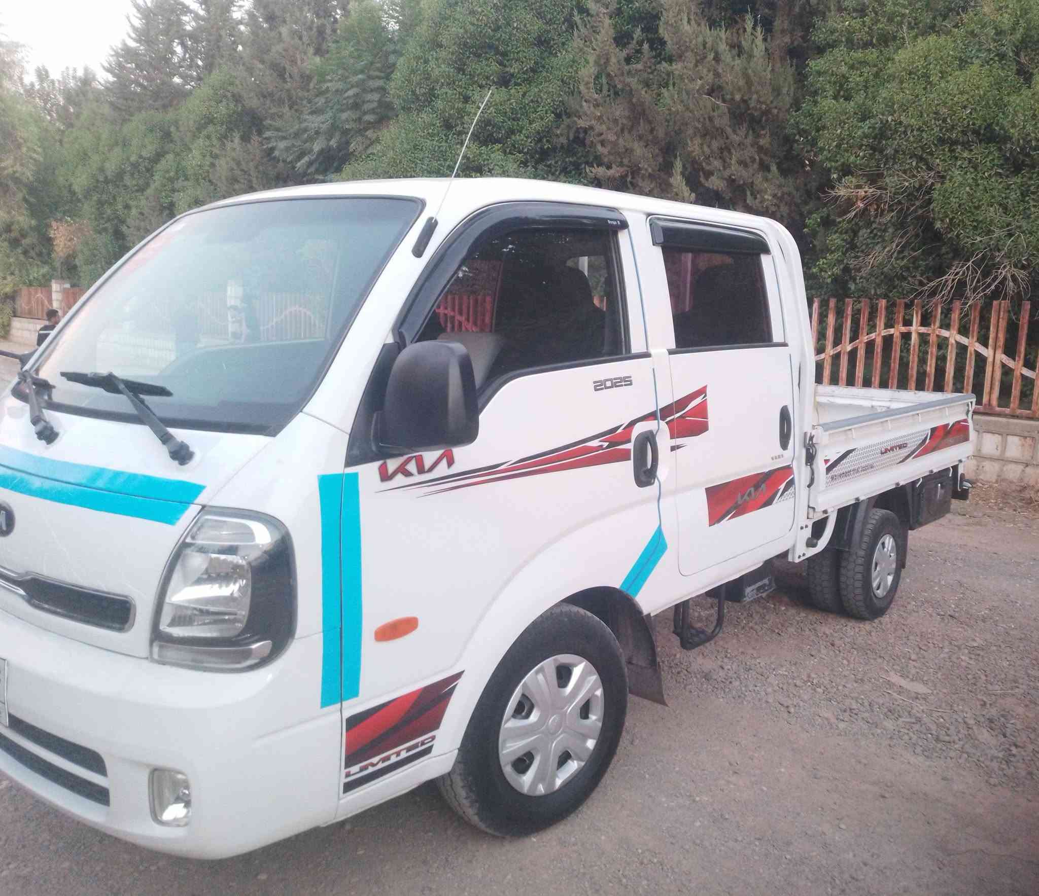 ((بسم الله الرحمن الرحيم))
بۆ فرۆشتن

كیا 3000 گێر عادى دەبڵ قەمەرە

سۆپەر مەكینە ڕەش

مۆدیل2011ی مەرغوب

ئەبووشفرەی كلاچ

ناو داشبڵ فۆڕمیگا قەیسی

پێشی كراوه 2023

بیلاد ناو سەلە

بەرگی كوشنی تێگیراوە

ڕۆن و فلتەری بۆ گیراوە

دوسەوپەنجا مەسرەفی نەماوە

سەیارەیەكی فول مواسەفات

دانسقەو بێ ڕزیوو بێژەنگ

شەنسی چاكراوەتەوە

بەشەرتی 3 تەن

پێنج دوگمە

ئاوێنە كارەبایی

سويچ كۆنتڕۆڵ

ئاوێنە گوێ بەرخ

تەبریت بەسراوە

هندربرێكی بەستراوە

كامل جوانكاری بۆ كراوە

كارەبای كامل جاهیزە

كامل مەسرەفی كراوە

بەشەرتی گێڕ و مەكینە

دەعامی پێشەوەی بەسراوە

دەعامی دواوەی بەستراوە

شەش تایەی لۆك

هەموو گیانی وەك دەقی شەریكە

شوێن / سەیدسادق

بۆنرخ تەلەفون بكە

***********

***********
