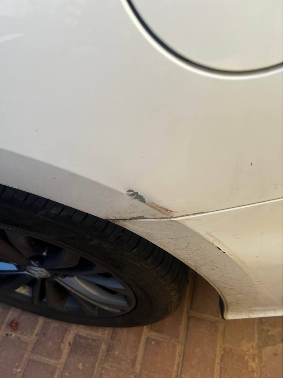 موديل ٢٠٢٥ بدون صبغ فقط الملاحظات المؤشرة بالصور  عداد ٢٠٠٠٠ وقابل للزيادة 
*********** كركوك, العراق

