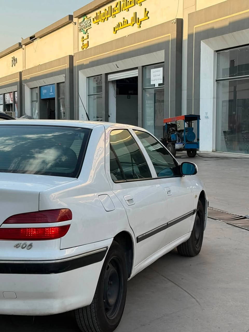 سلام عليكم للبيع  سعر 58$ وبيها مجال
بيجو 406 مكينا حجم 2000 
شرط لا صرف ولا نفخ 
كير توماتيك تبريد ثلج ❄️ 
قطعتين صبغ فقط 
مكان سيارة موصل حي تأميم فرع المحطة مكتب الاسطورة ***********
