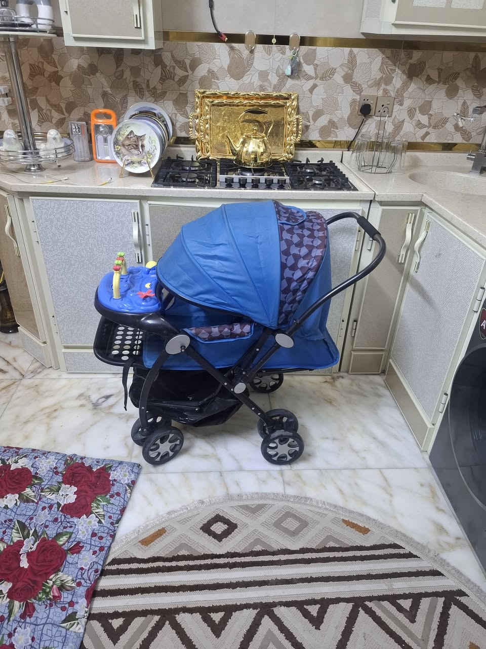 عريانة للبيع قفل ٣٠ الف العنوان بغداد أم الكبر والغزلان الاتصال واتساب ***********
