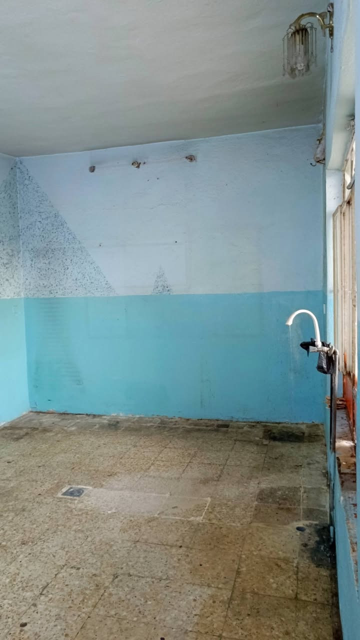 دار للايجار حي سومر بالقرب من
 مدرسة سومر الابتدائيه للبنين مساحة الدار 200 متر 
طابقين 5 غرف نوم هول2 حمام2 مطبخ استقبال  
مخزن درج داخلي وخارجي الدار بناء عادي 
للاستفسار الاتصال على الرقم
 ***********/واتساب 
 ملاحظه غير متواجد على فيس
