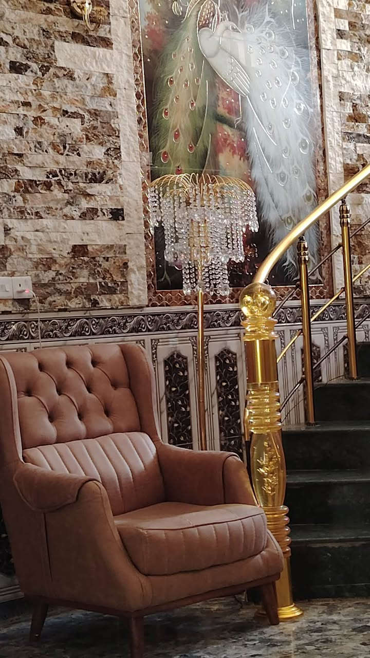 سلام عليكم عندي هاذن غراض بعدهن جدد ليريد فلس ونص يدخلي خاص أو اتصال بل رقم ***********
