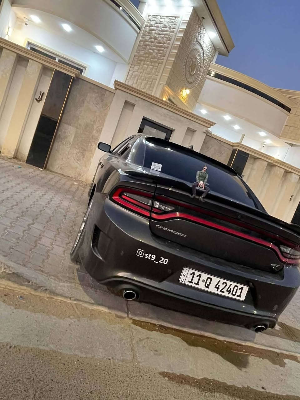 السلام عليكم 
جارجر جيتي اصل
جديده جدا جاهزه متصرف كلشي عليها 
موديل 22
للبيع فقط بدون مراوس 
ماشي 78ميل 
ضرر فقط البنيد
مواصفات الجيتي معروفه 
شفتات استيرن 
شاشه كبيره 
كار بلي
ويل اصلي ٢٠
سعر 223$
مكان السياره فلوجه
هاتف ***********
