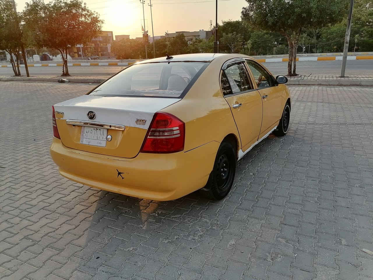 ليفان ٢٠١١ كير ومحرك يارس تبريد تدفئه شاشه اندرويد كامره باتري جديد صدر جديد تخم تاير جديد دواخل جديد  تخم سماعات دمام سياره  حلوه مرتبه مصفره هيئه وغرامات بيها بطاقة بانزين شرط التحويل سعرها ٥٠ ورقه وبيها شويه مجال عنواني خانقين *********** رجاآ المو شراي ليتعبني والشراي يتصل وبيك خير وتدلل
