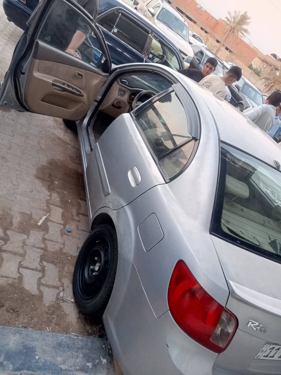 كيا ريو 2012 رقم بغداد انكليزي بسمي سنويه 2028  مكينه 1600 كفاله كير ومكينه وحداديه وتخم تاير جديد تبريد عايز غاز بيهه رشاد صبغ اثر جراد دواخل كفاله السعر 82 وبيه مجال مكاني نجف كوفه 
للاستفسار ***********
