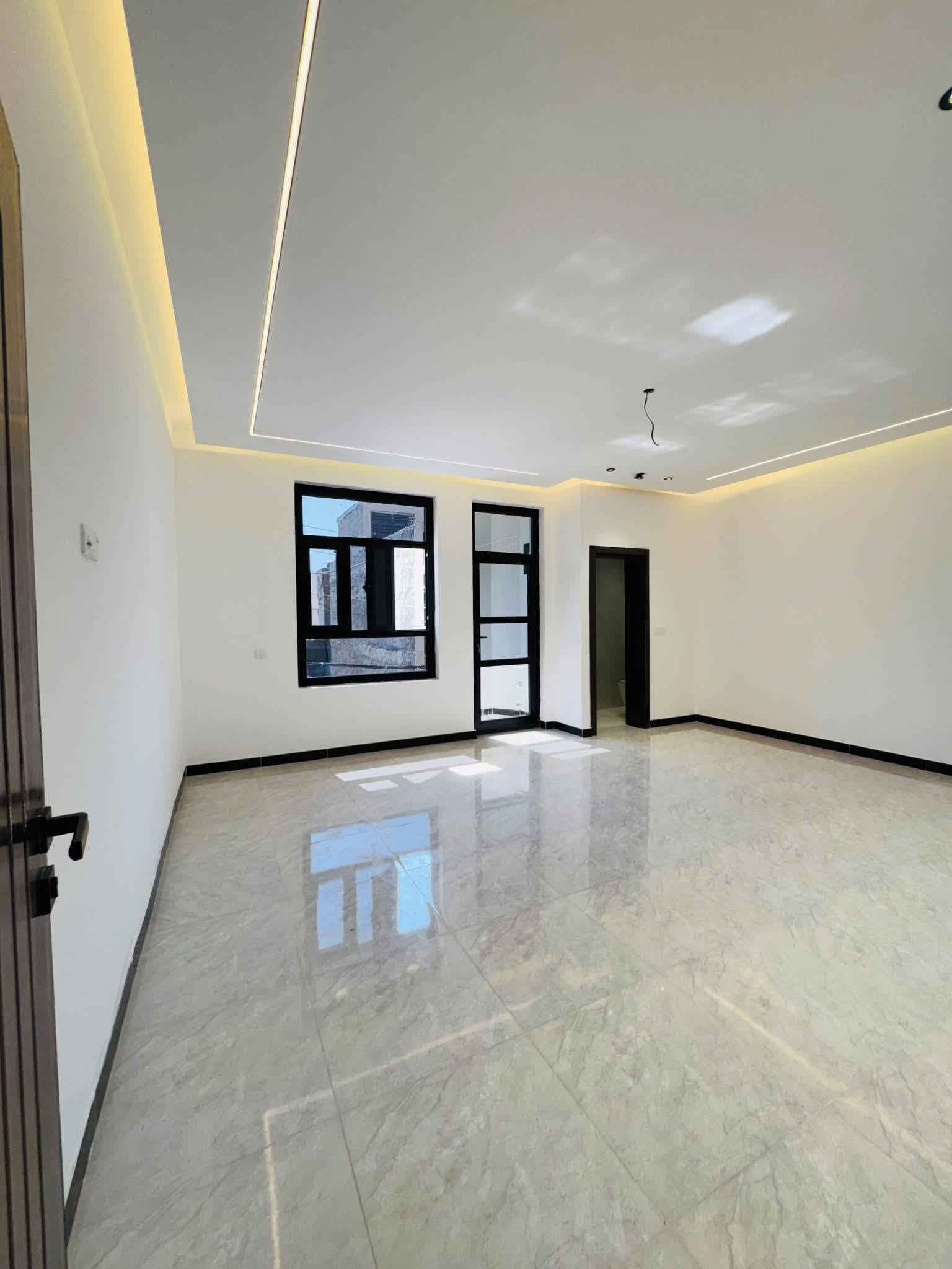 #مكتب_الشغف_للاستثمار_وتطوير_العقار
🏠#دار_للبيع   100متر واجهيه 6،25متر نزال 16متر
 بناء طابقين حديث 

يحتوي البيت. ع[3غرف نوم -استقبال -صحيات عدد 4- صالة- ومطبخ] البيت شغل درجة اولى 

🔶️مع كامل الخدمات
🔴ملاحضه البيت جاهز للسكن 🔑

⬅️السعر مغرريي✨️

⬅️نوع العقار  طابو زراعي سند 25 اقرار محكمه 

📍العنوان #بغداد_الدوره_البوعيثه   
      مجمع السلطان الرابع 
🔴للاستفسار  خاص او الاتصال ع الرقم 
☎️***********
☎️***********
