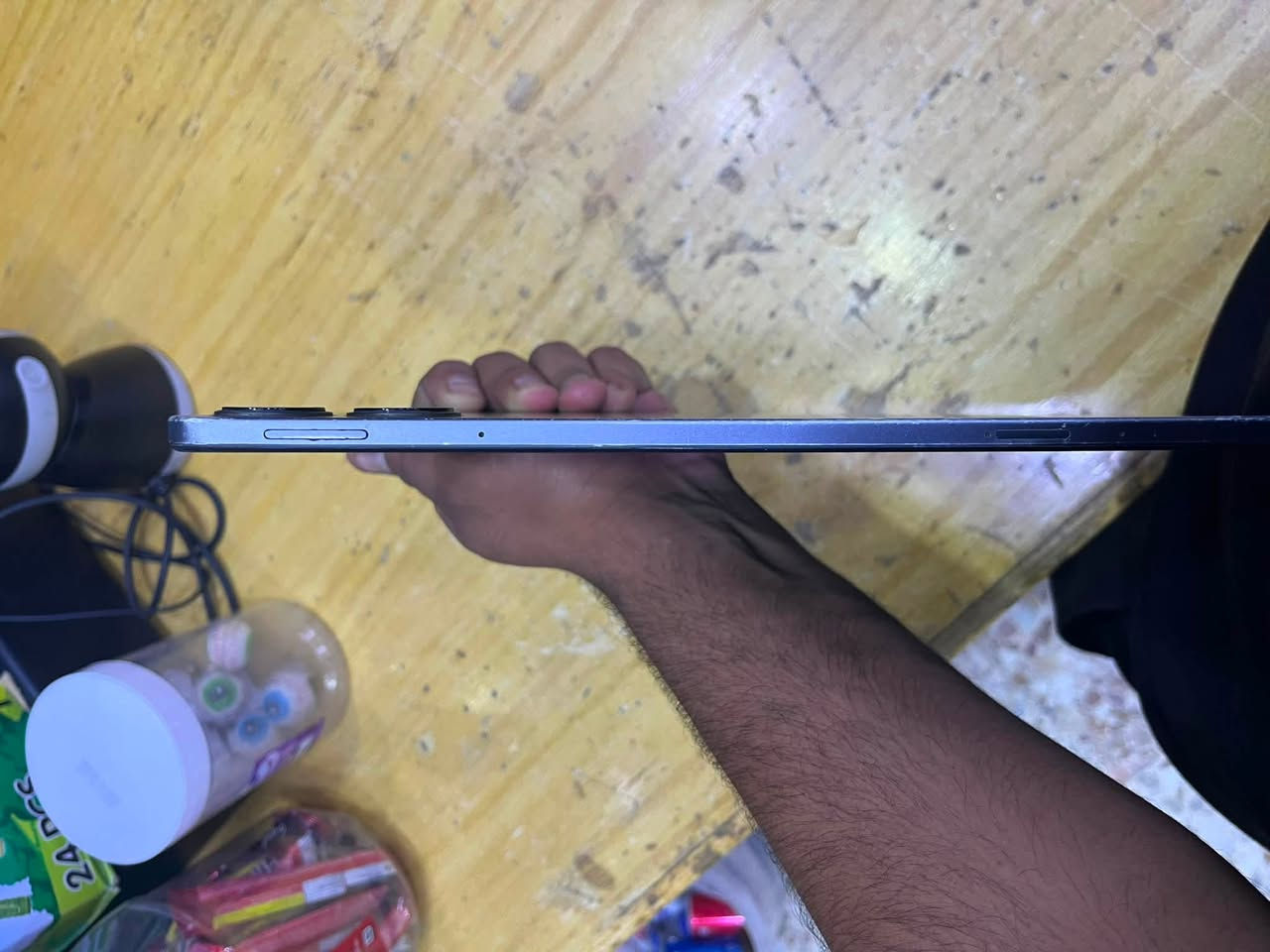 سلام عليكم عندي ايباد بوكو باد برو 
مستبدل فقط حساس 
جهاز فول سلاسه 
ذاكره ١٢٨
جهاز كامل ملحقاته كارتونه شاحنه راسيه شاحنه 
ببجي ٦٠فريم 
سعر ٢٢٥ وبي مجال حك جيه 
رقمي ***********متواجد واتساب وخط فقط 
عنواني نجف شارع مطار جديد
