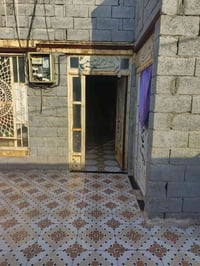 بيت بحي الحسين غرفتين وديوانيه ومطبخ كامل من كلشي مابي اي نقص بناء جدي...