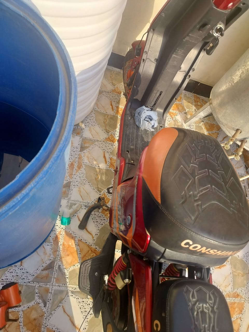 السلام عليكم دراجه شحن اكس 900بدون بطاريات السعر 250وبيهى مجال العنوان البصره ابي الخصيب حمدان ***********
