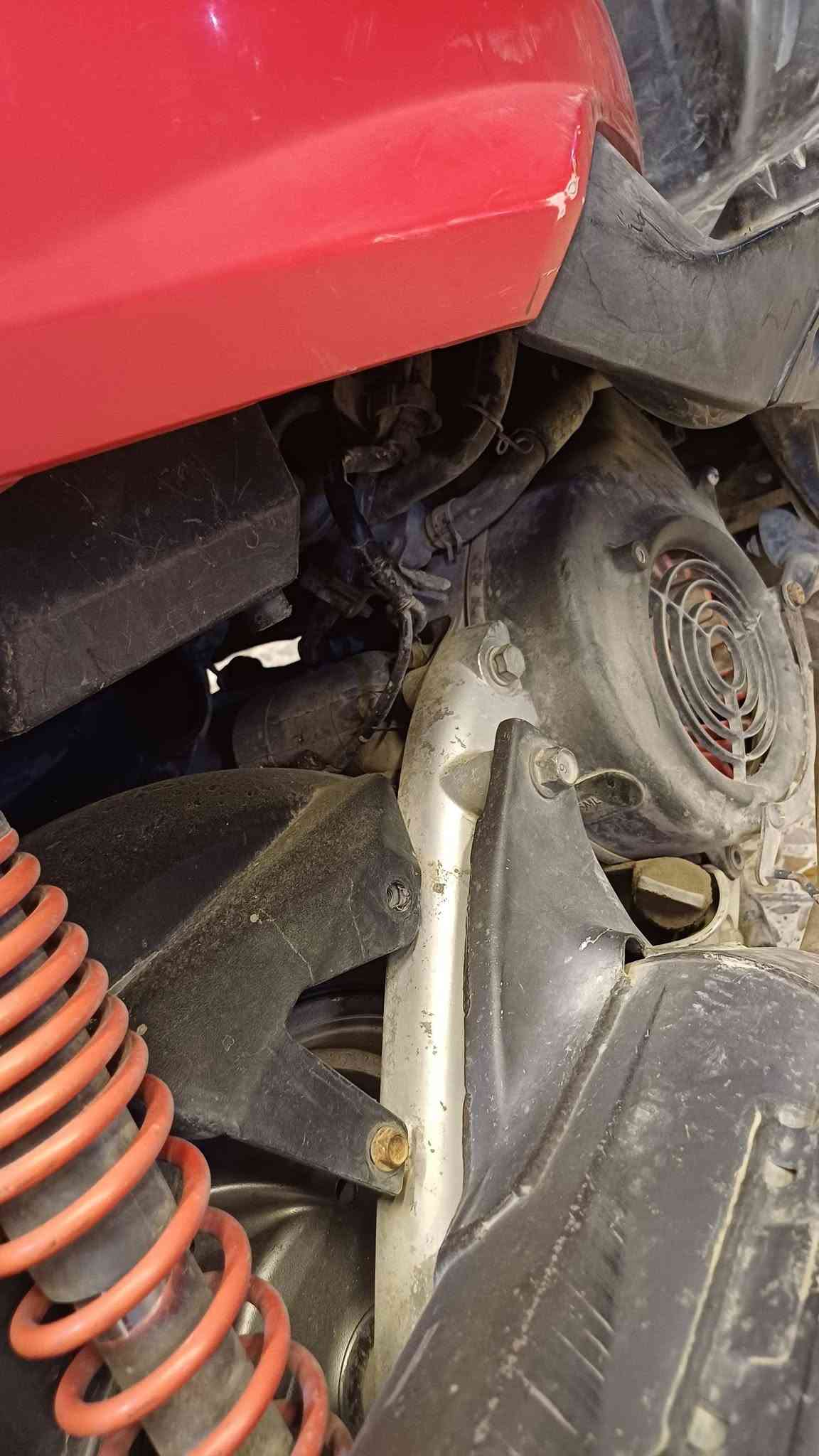 سلام عليكم للبيع ماكس ثعلب سرعته 140 بيه شلعه معدل سلف وهندر مكيته بلاديه السعر ٣٥٠ قفل قفل السكن طالبيه شراي يخابرني ***********
