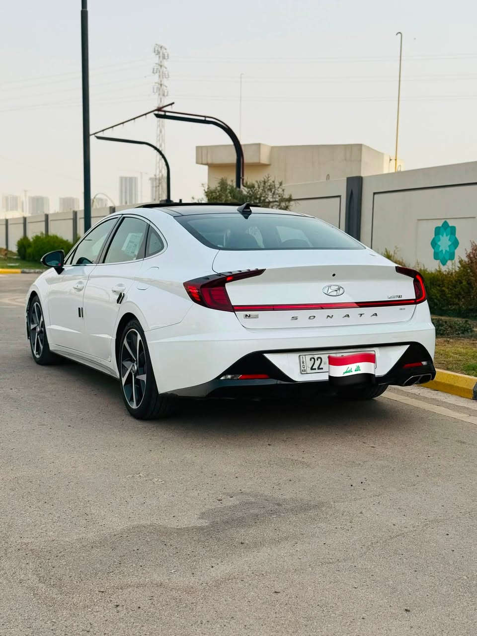 السلام عليكم
سوناتا موديل 2023 فئة لمتدد 

اعلى فئة بالسوناتا 

  شنو ابالك بيها مواصفات

ضررها جاملغ الخلفي بي صبغً 

رقم اربيل  تحويل وكالة حاضر حجم المحرك 1600تيربو 

السياره  ماشيه 42

- بصمة ابواب لمس + تشغيل + صندوق

- بانوراما ( فتحة سقف ) 

خزن 128 كيكا + ( android auto + apple car play)

8- 4 رادرات امامي وخلفي وجانبي + توقف تلقائي

- اشاير في المري + نفطة عمياء في المري

- شاشة الحجم الكبير 12 انج + تحكم عام على السياره

- سستم صوت BOSE الصوت 12 سماعة و دمام 2

- لايت امامي 4 عدسات LED بكلايتات لد

- هاندبريك بصمه + اوتو هولد للتوقف في الازدحامات

- شفتات في الاستيرن كير ( تبترونك رياضي )

- نظام الترحيب عنده الاقتراب داخل وخارج السياره

- ويل سبورت N حجم 19

- تبريد السياره بيانو 

- كير 8 نمر دبل گلج

وبيها بعد مواصفات 

حادثها موضح بالصور وصور حادث مال امريكا بل منشور 

 تريد تحويل تريد وكاله حاضر 

سعرها (165$)وبيها مجال قليل

رقم***********
