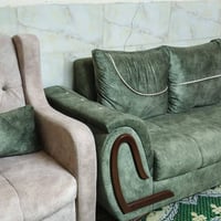 تخم • فيسبوك • واتساب