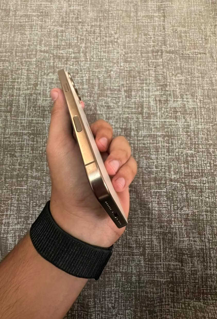 ايفون 16برو ماكس ذاكره 256بطاريه 91%‎جهاز لون مميز ذهبي جديد زلغ واحد مابي وتر بروف ممفتوح شرق اوسط اصلي ماستر 
سعر 1320 من الاخير 
مكان  الانبار 
الرقم ***********
