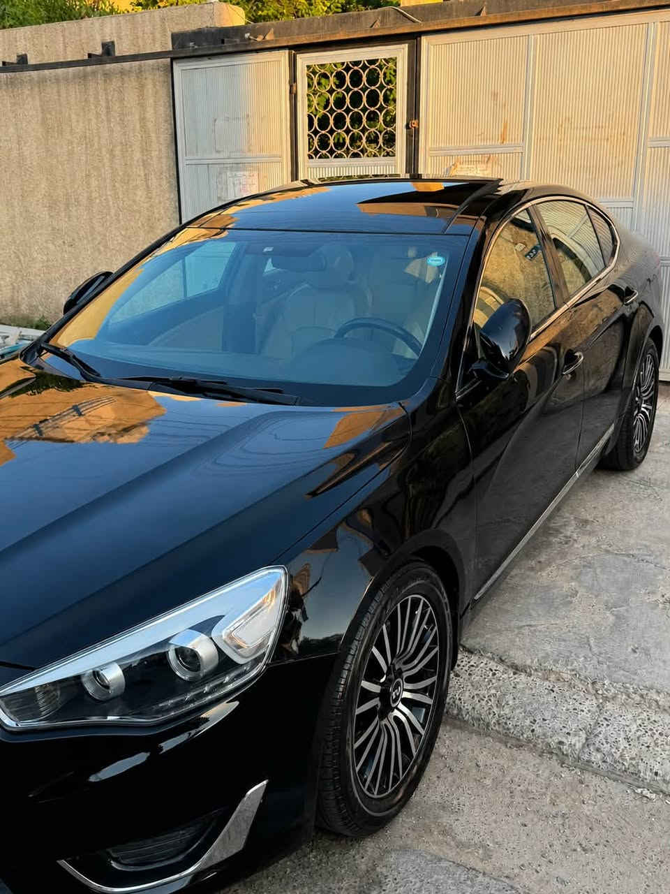 للبيع او مراوس
كيا كادينزا 2014 خليجي فول 1/1 
السيارة مواصفاتها معروفه 
بانوراما طگتين
محرك V6  سلندر ( 3500)
اشاير مري
مري قلاب شفط
زنون بلادي 
شفتات ستيرن 
شاشة وكاميرا وحساسات 
تبريد قطعتين منفصل
بلوجكتر LID
اشاير ترحيب LID
كشنات جلد كهرباء
رقم اربيل الدولي تحويل ثاني يوم
مكان السياره بغداد 📍
(محرك مفتوح)
السعر(115) بيها مجال بسيط
للاستفسار ***********
