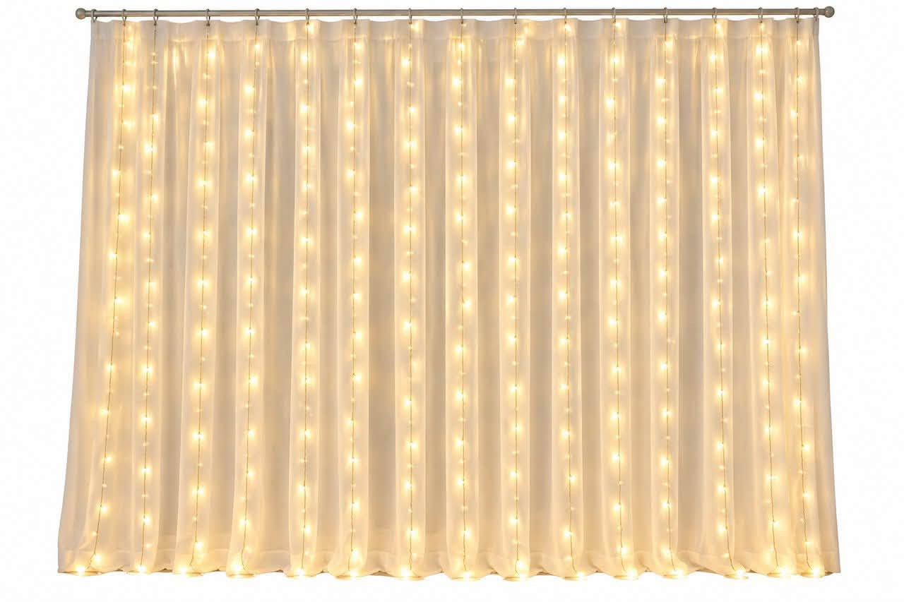 ✨ غيّر أجواء بيتك بلمسة وحدة! ✨

ستارة الإضاءة LED النحاسية 3×3 متر 🌈
تخلي الشبابيك والجدران تلمع بأجواء حلوة ومميزة، سواء للبيت، غرفة النوم أو للمناسبات 🎉

🌈 ألوان متعددة
🎛️ 8 أوضاع إضاءة مختلفة
🎮 تحكم بالريموت
🔌 تعمل بالـUSB
📏 قياس 3×3 متر
💡 سهلة التركيب والاستخدام

ركّبها وخلي كل زاوية بمكانك تصير أجمل

المميزات :

. إضاءة LED بتصميم ستارة أنيق.

. القياس: 3 × 3 متر.

. إضاءة متعددة الألوان (Multicolor).

• تحتوي على 8 أوضاع إضاءة

. يمكن التحكم بأنماط الإضاءة من خلال الريموت.

. تعمل عن طريق USB.

.مناسبة للشبابيك والستائر والجدران وغرف النوم.

. مثالية للحفلات، الأعراس، أعياد الميلاد والمناسبات.

. تضيف أجواء دافئة ومميزة للبيت والديكور.

.سهلة التركيب والتعليق

