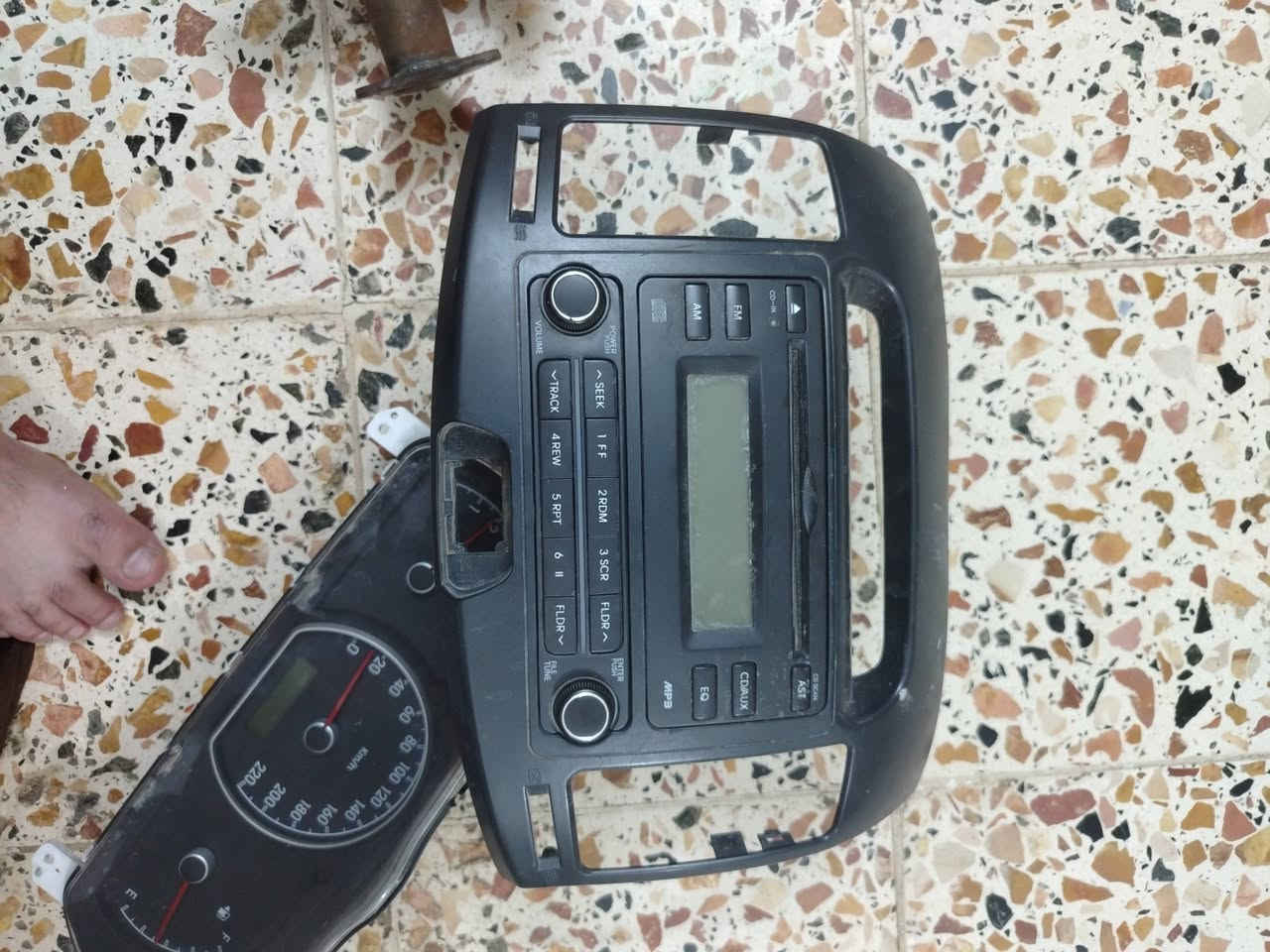 يالله غراض النترا مقدس مجمع سترين كامل يدات شريط
سترين جوزه ايرباك تحكمات مجمع كامل من كلشي عده الماطور 

مسجل هوه والقاعده 

كيج اصلي

 قيم بلي يرضي الله مكاني بغداد سبع البور
***********
