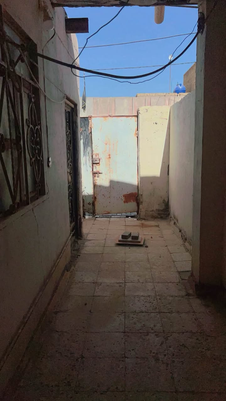 بيت 100متر بلجربوعيه الاولى كونكريت مسلح يضمن غرفتين وصاله ومطبخ وحمام وتواليت خارجي طابو صرف السعر 37مليون
للتواصل على الرقم ***********
