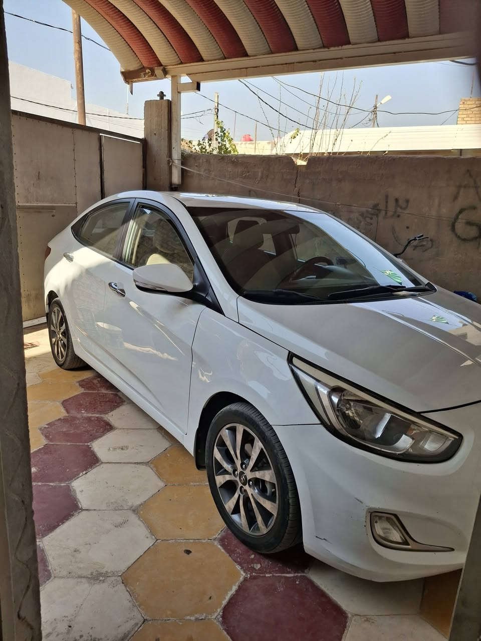 للبيع اكسنت موديل ٢٠١٦ قادسيةخليجي مكفولة من الصبغ والتبديل  
محرك ١٦٠٠ 
فول مواصفات
مكانه ديوانية 
السعر ١١٠
للاتصال ***********
***********
