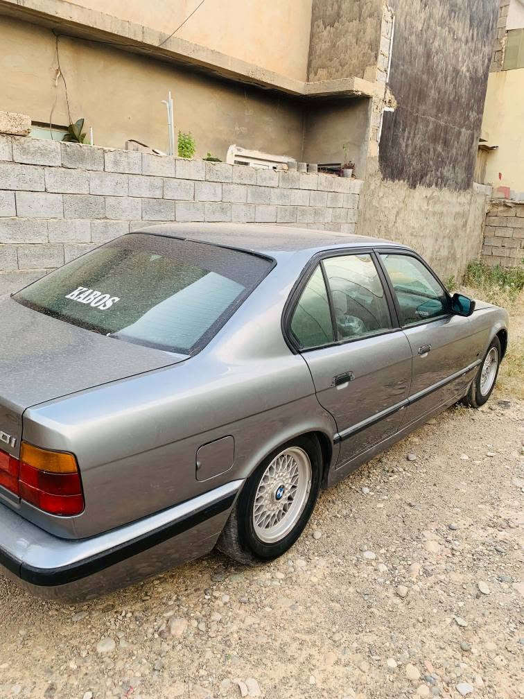 بي ايم 520  كبس موديل 1991 كير عادي رقم كركوك مشروع وطني لحد 28 شرط التحويل  كير و محرك اب شرط سعره 44 ورقه بي مجال
 شراي خابر *********** كركوك, العراق

