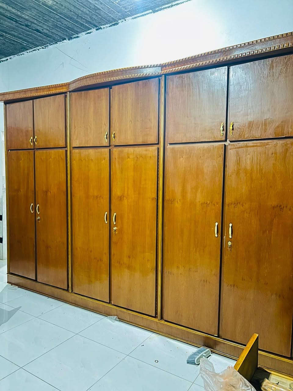 سلام عليكم يوجد كنتور 6ملحق صاج البيع السعر375بيه مجال العنوان قضاء الرمانه لاستفسار علا هاذ رقم ***********
