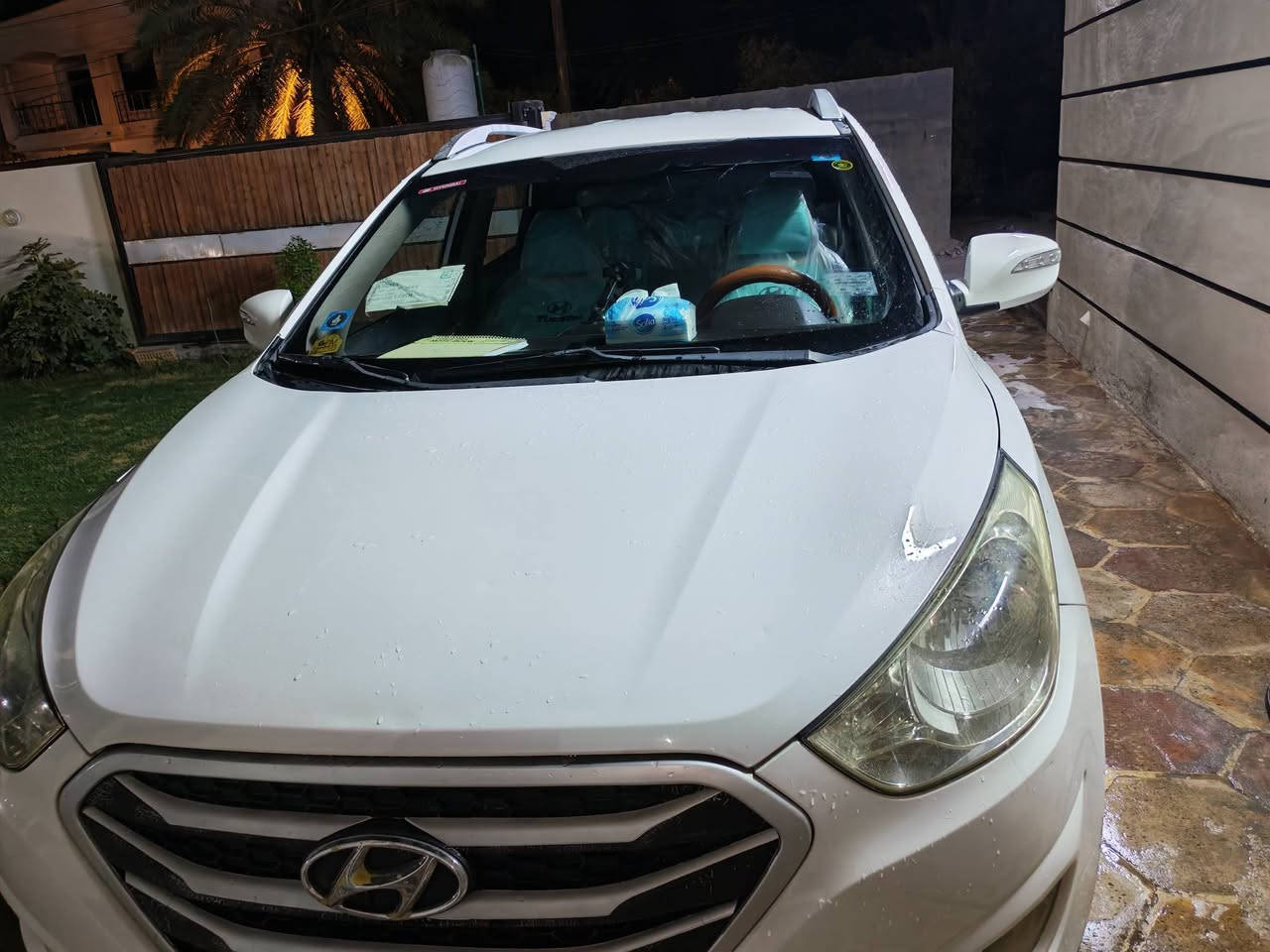 🚘 للبيع: هيونداي توسان 2014 GT Line
🔹 الموديل: 2014
🔹 الفئة: GT Line
🔹 المحرك: 2000 CC
🔹 القير: أوتوماتيك
🔹 الدفع: أمامي
🔹 السيارة نظيفة ومرتبة
🔹 الاستخدام شخصي
🔹 الداخلية نظيفة
🔹 التبريد والتدفئة شغالة
🔹 الفحص على المشتري بأي مكان يختاره
🔹 لا توجد مشكلة بالفحص إن شاء الله
💰 السعر: 145 قابل للتفاوض 
📍 الموقع: بغداد
📞 للتواصل: [***********]
