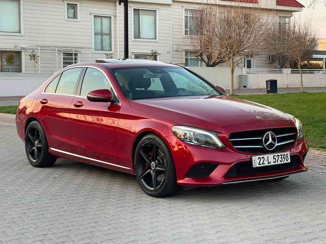 السلام عليكم … للبيع او مراوس برقم شمالي فقط مارسيدس c300 وارد الماني ضمان دولي موديل ٢٠١٩ كلين تايتل فول مواصفات كشنات جلد و قماش كهرباء و تدفئة سلايد حساس امامي خلفي رادات امامي و خلفي و جانبي و نقطة عمياء و تحديد مسار شاشة جبيرة و دبل ماوس و صندوق كهرباء لايت LED ملتي بيم ماشية ٥٥ الف مكفولة من كلشي عدا اصبعين pdr بالحافة مال اللبنيد و راس الجاملغ السكن كير محرك بشرط السيارة جاهز من كلشي بدون مصرف دينار السعر ٢٥٥ للاستفسار ***********
