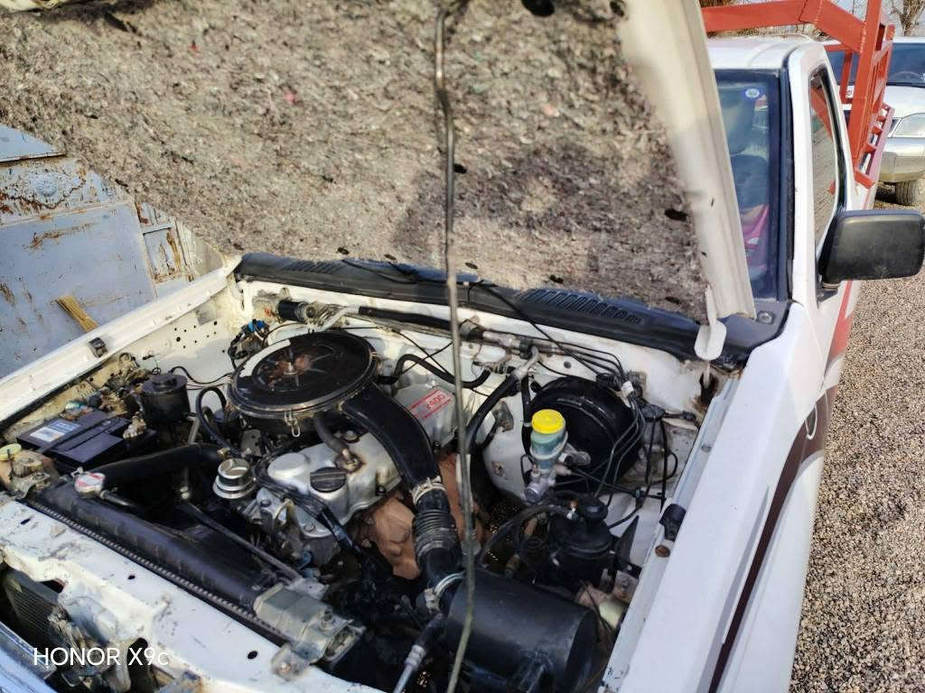 نیسان ۲۰۰۱  ئاڕمی پلاستیک سلێمانی چوارتایەی لۆکی لەژێرایە تەبریدو پاوەر تەبریدەکەی قایشی لەسەرنیە لای سایق لێدراوی هەیە تەقەوڕەقەی نیە   ۷۰ گەڵا 
*********** السليمانية, العراق
