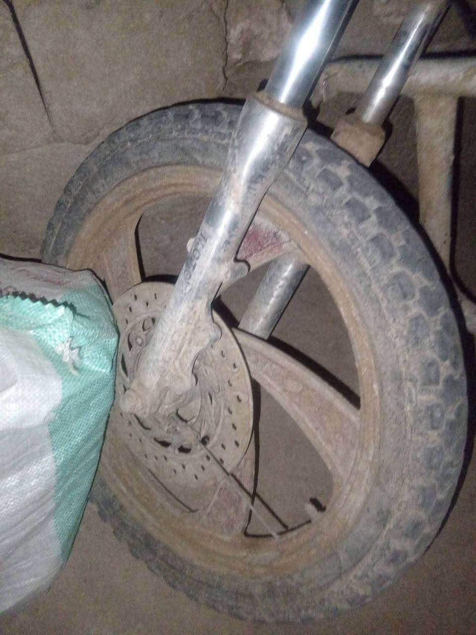 سلام عليكم شباب محرك البيع بخر بيه الهندر من شغل اله ترجعه بيدك  هاء (((((1)))))) ويل كدام جاهز كبل شده تير ويل  (((2))))  الوره بس ويل  (((3))) دبلات كدام  ((((4))))) سكان )((( شاصي الأصلي بس كلك بيع شاصي جوم حديد الشراري (((((((( كلهن سعرهن 100 الف قفل  مكان رميثه منطقه العمارين ستفسار خاص بل خدمه رقم ***********

