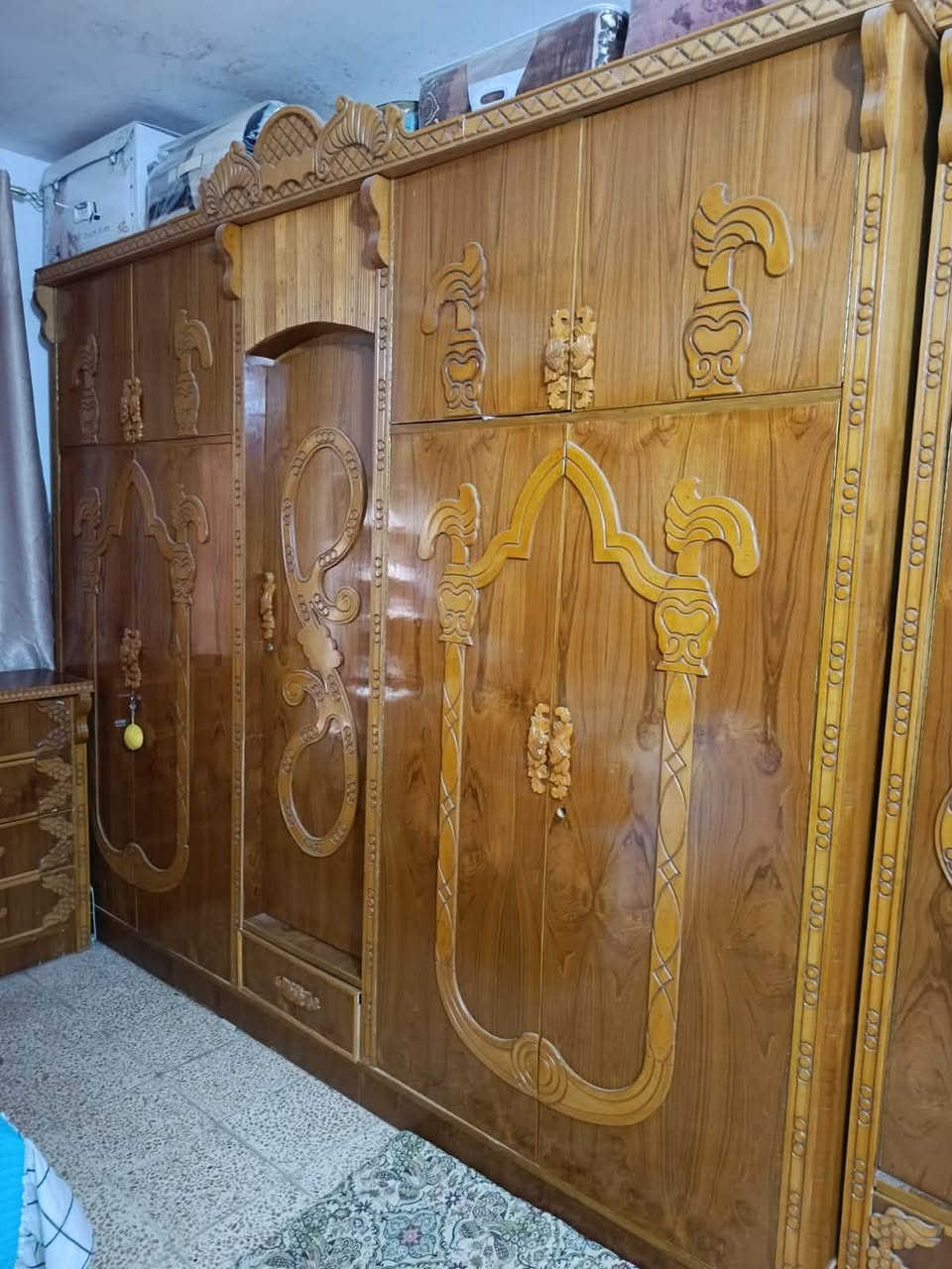 سلام عليكم اخوان غرفه خشاب صاج الصلي للبيع سعر مليون 900الف وبيها مجال حك جيه
مكان الغادسيه شارع دفاع المدني 
رقم تلفون *********** واتساب فقط
