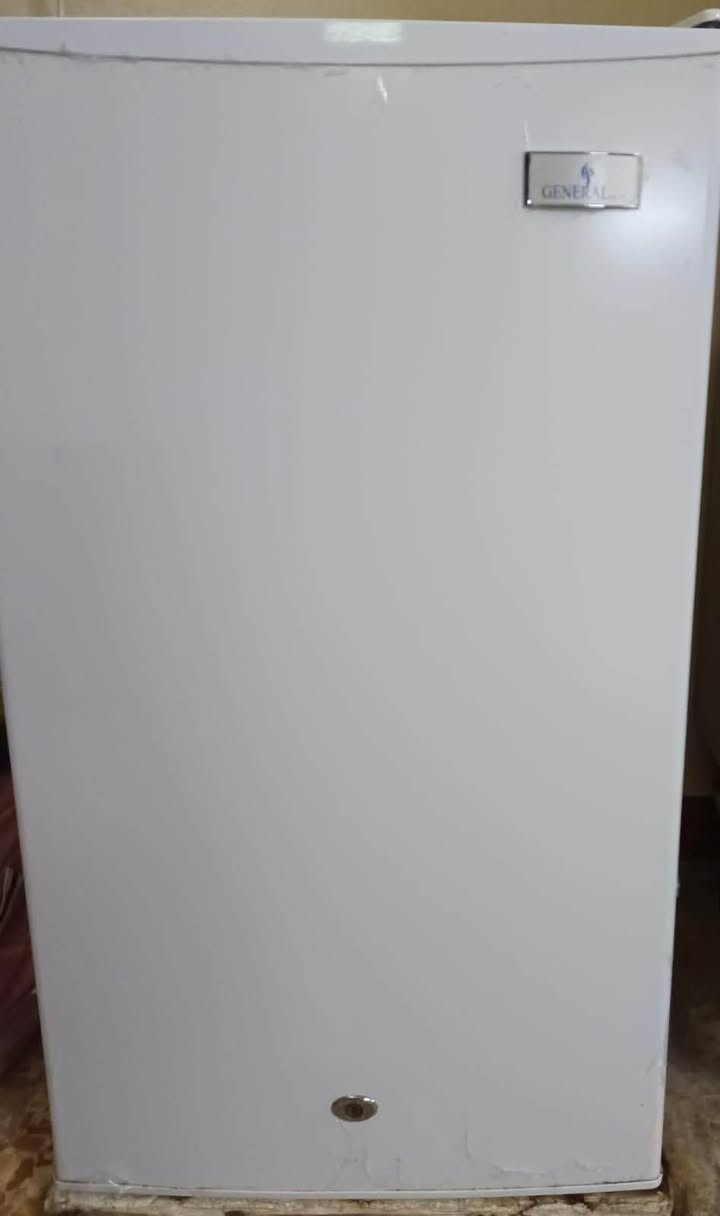 ثلاجة • للبيع