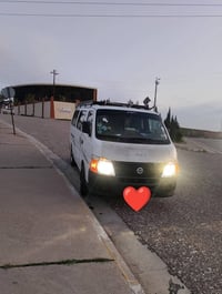 نيسان فان