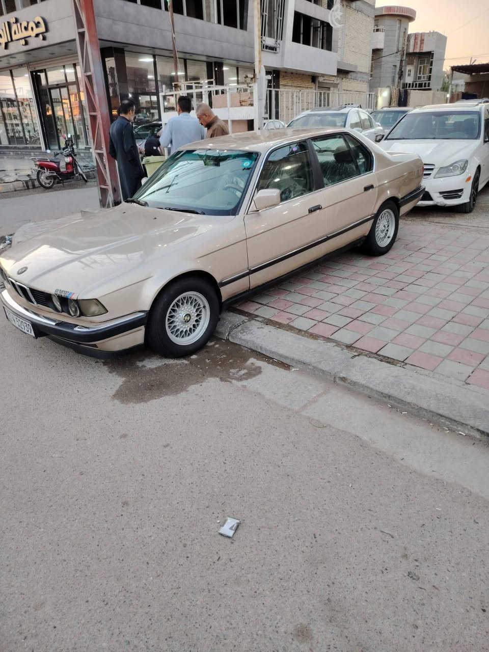 السلام عليكم بي ام للبيع 740اصل94اصل فول مواصفات وارد امريكي مكان السياره فلوجه استفسار ***********
